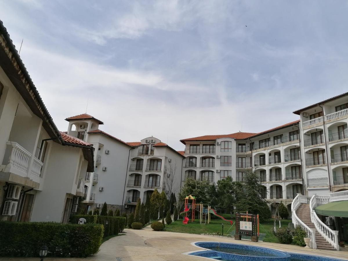 Triumph Holiday Village Sveti Vlas Ngoại thất bức ảnh
